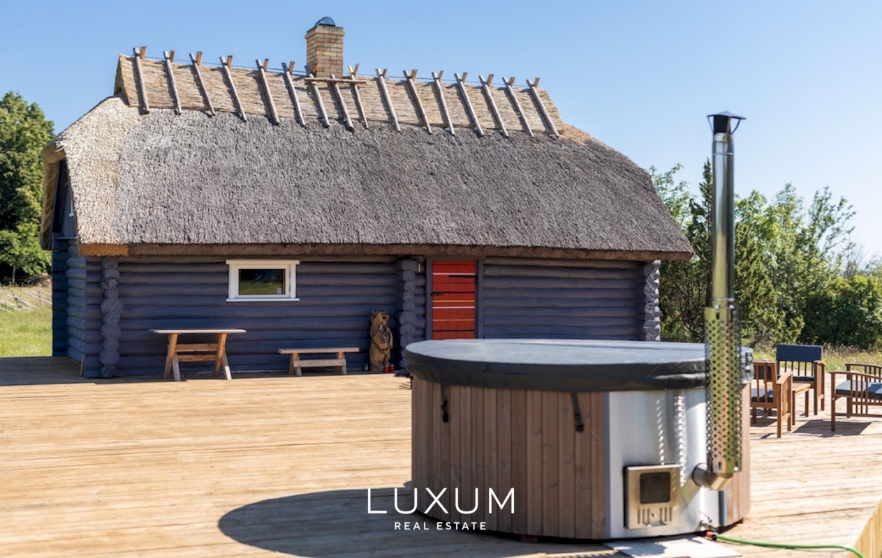 Saaremaa vald, Abruka küla