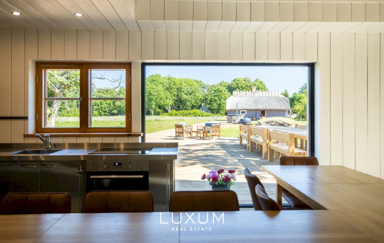 Saaremaa vald, Abruka küla