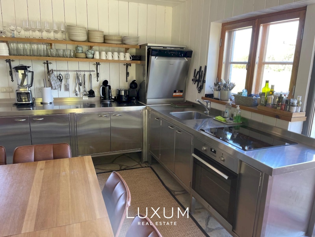 Saaremaa vald, Abruka küla