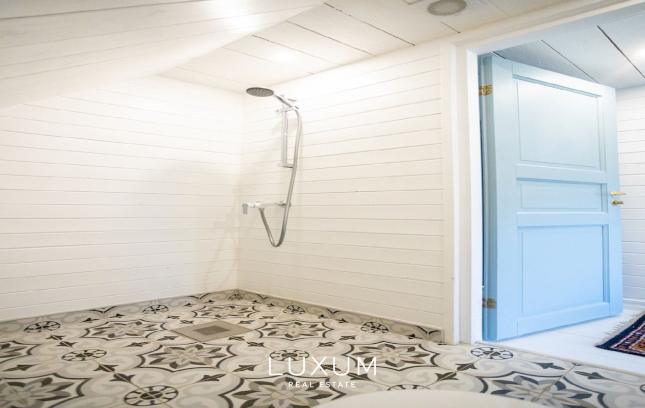 Saaremaa vald, Abruka küla