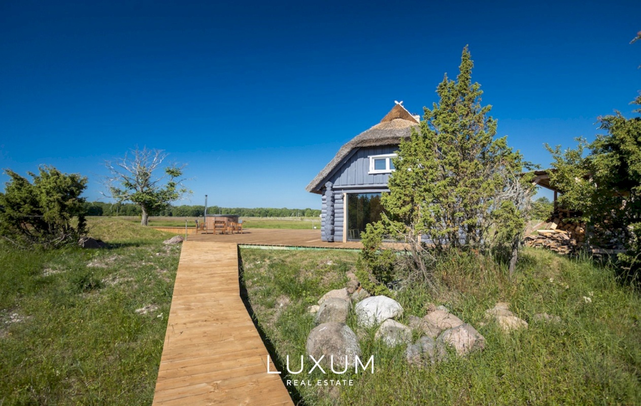 Saaremaa vald, Abruka küla