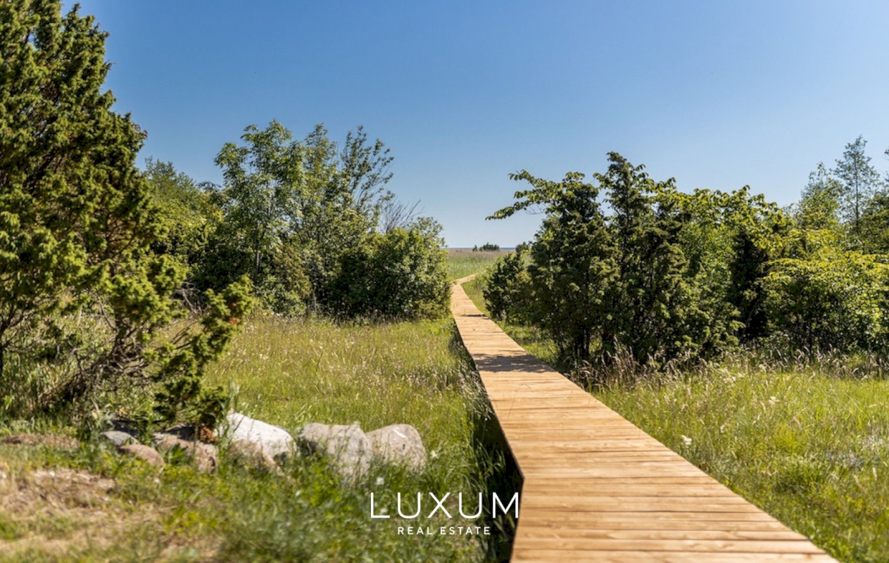 Saaremaa vald, Abruka küla