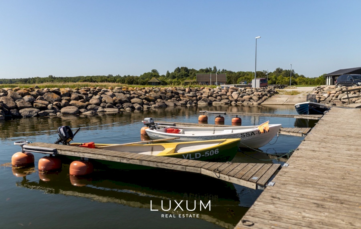 Saaremaa vald, Abruka küla