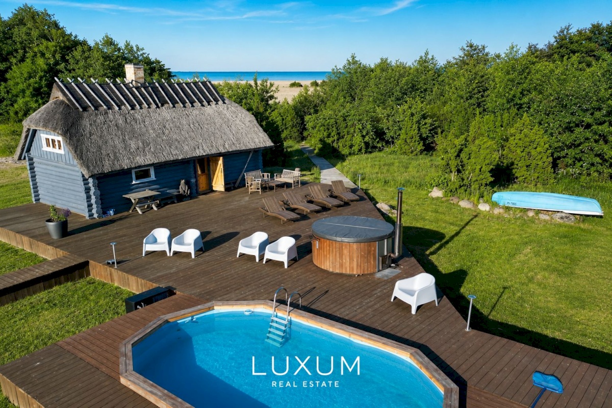 Saaremaa vald, Abruka küla