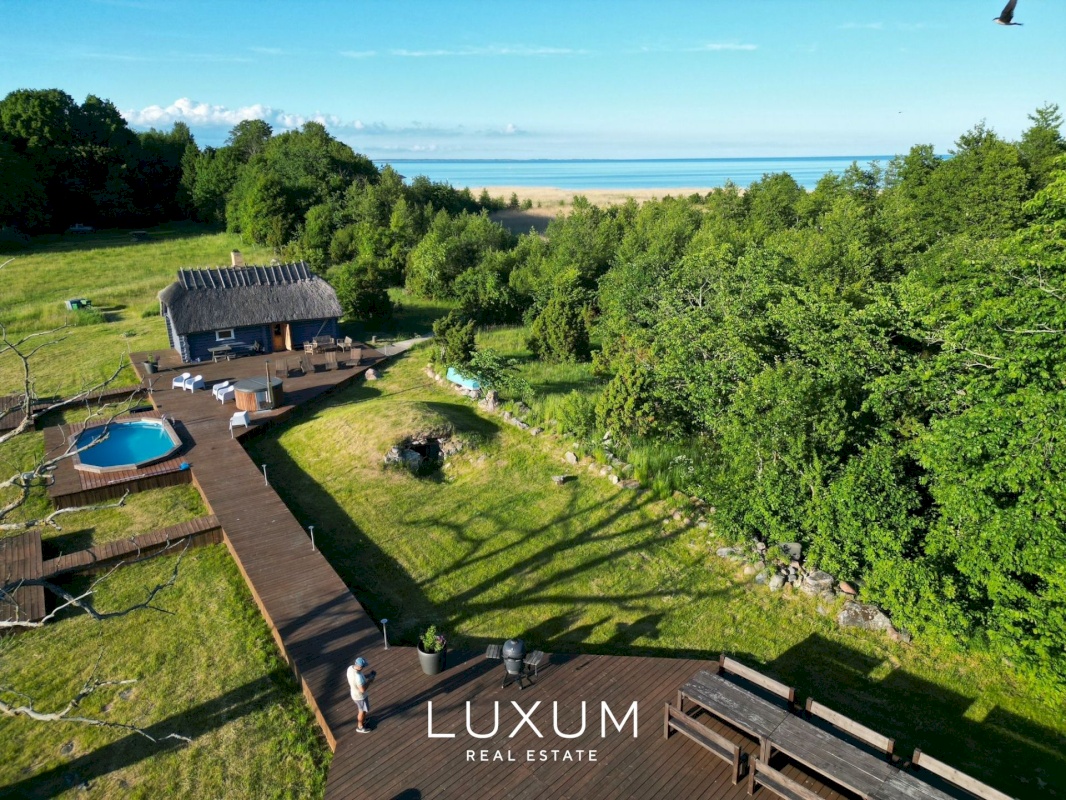 Saaremaa vald, Abruka küla