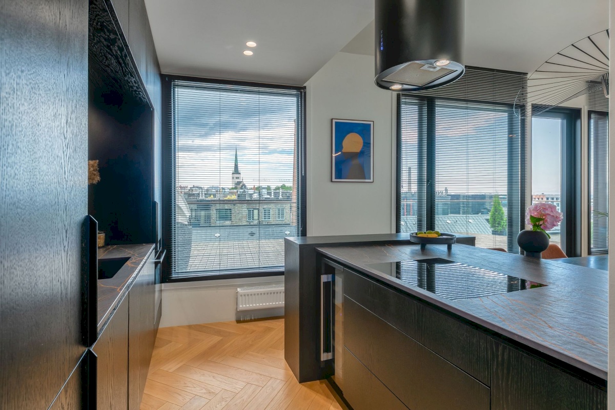 Tallinn, Kesklinna linnaosa, Hobujaama 10