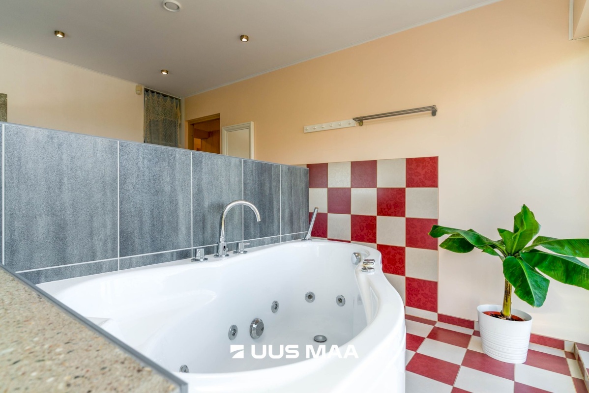 Viljandi vald, Vana-Võidu küla, Kõrgepõllu tee 6