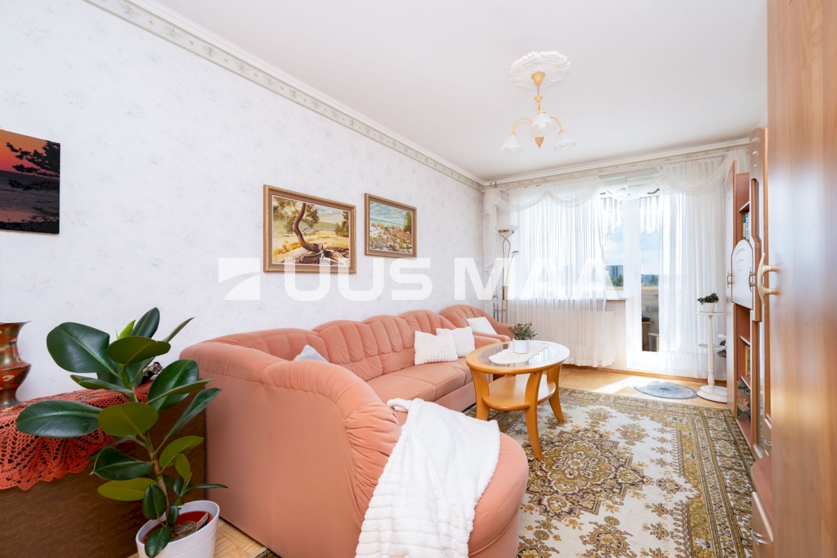 Tallinn, Haabersti linnaosa, Õismäe, Õismäe tee 8