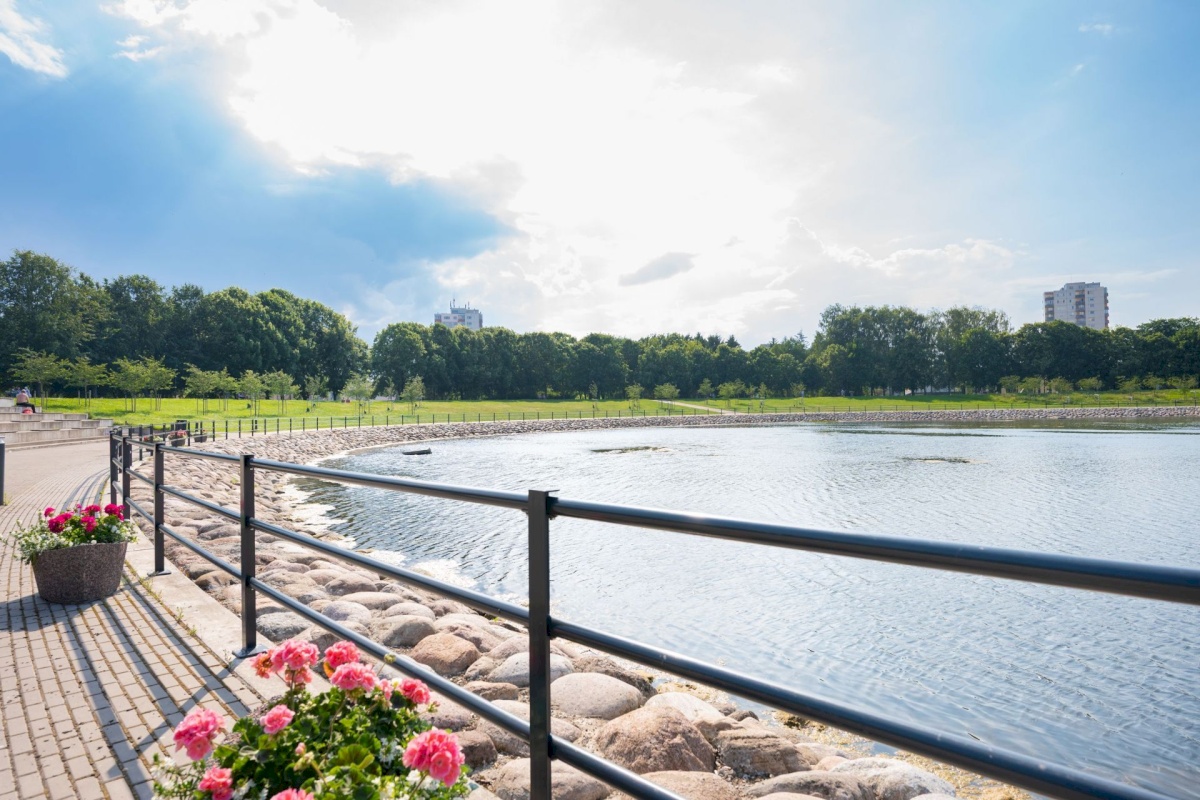 Tallinn, Haabersti linnaosa, Õismäe, Õismäe tee 8