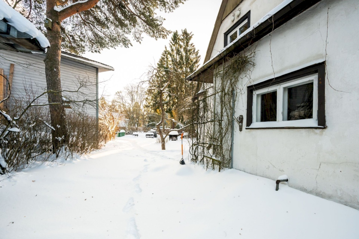 Tallinn, Nõmme linnaosa, Pärnu mnt 422a
