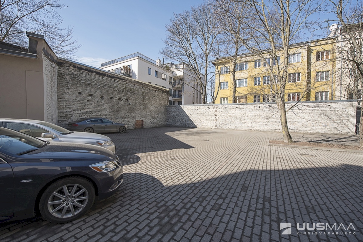 Tallinn, Kesklinna linnaosa, Kreutzwaldi 10