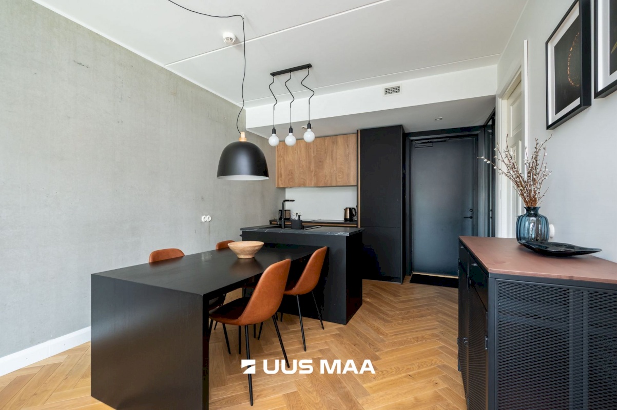 Tallinn, Kesklinna linnaosa, Toom-Kuninga 21