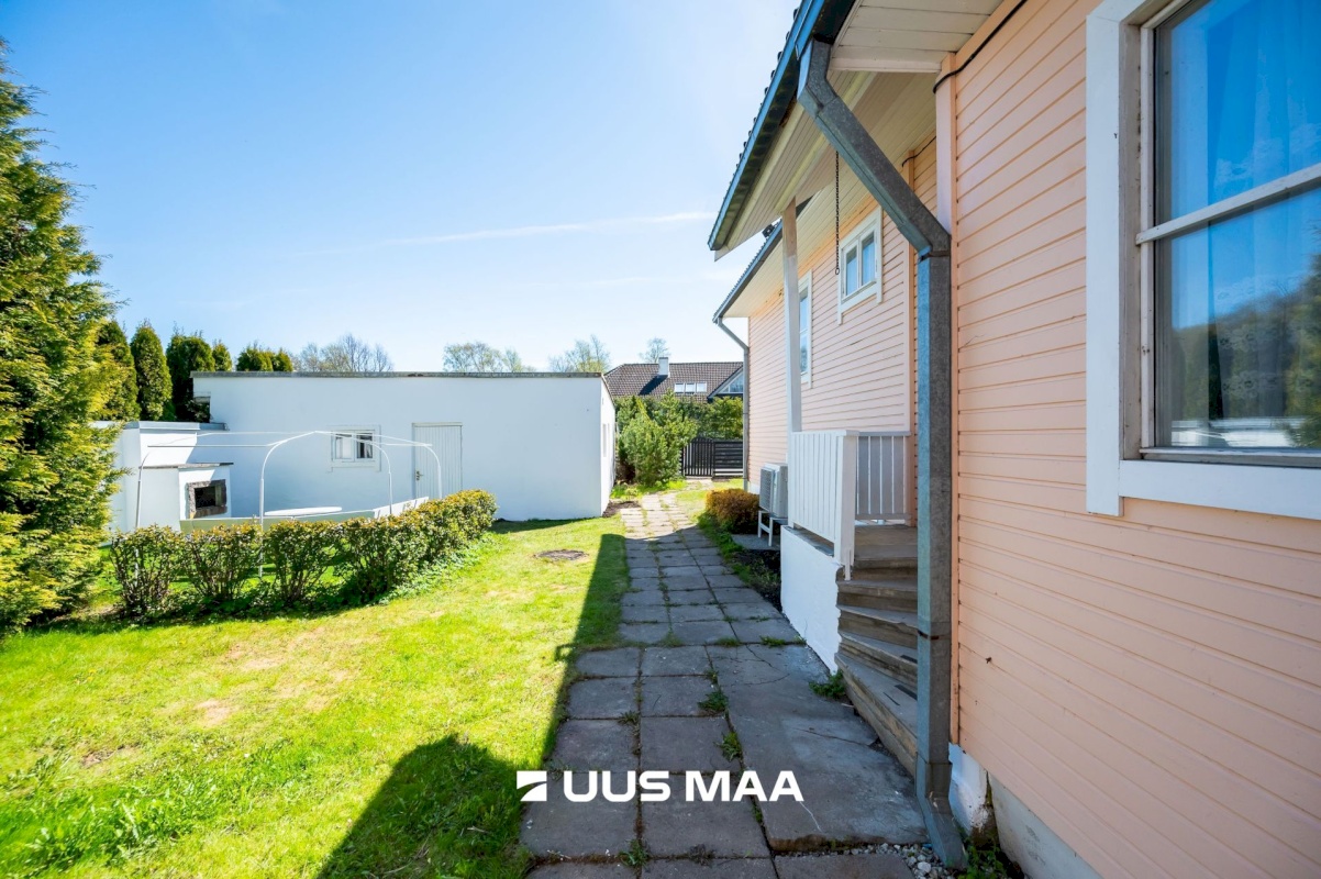 Viimsi vald, Leppneeme küla, Roosimetsa tee