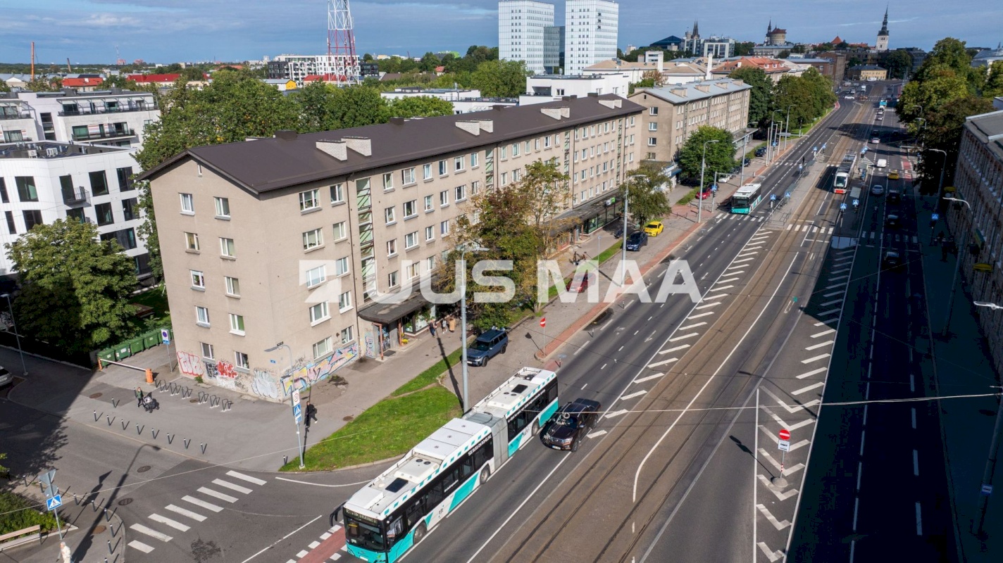Tallinn, Kesklinna linnaosa, Uus Maailm, Pärnu mnt 76