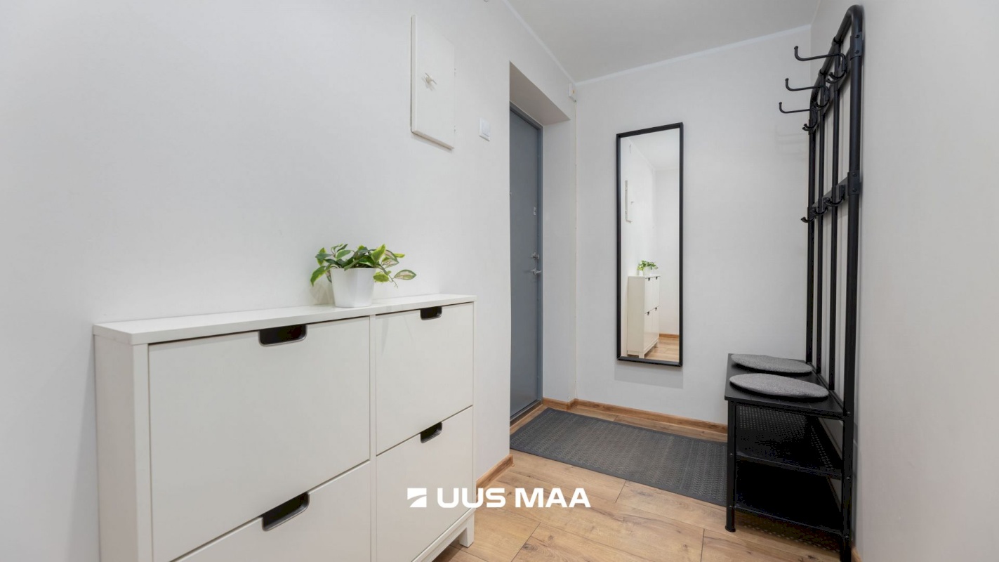 Tallinn, Kesklinna linnaosa, Uus Maailm, Pärnu mnt 76