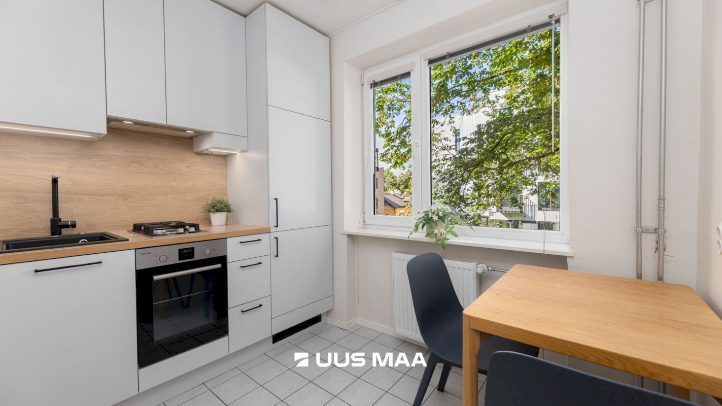 Tallinn, Kesklinna linnaosa, Uus Maailm, Pärnu mnt 76