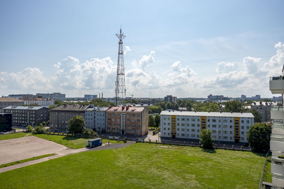 Tallinn, Kesklinna linnaosa, Uus Maailm, Toom-Kuninga 15