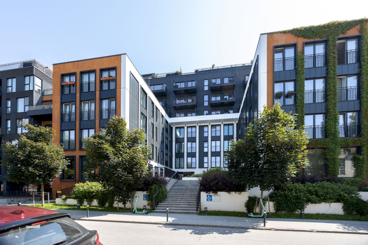 Tallinn, Kesklinna linnaosa, Uus Maailm, Toom-Kuninga 15