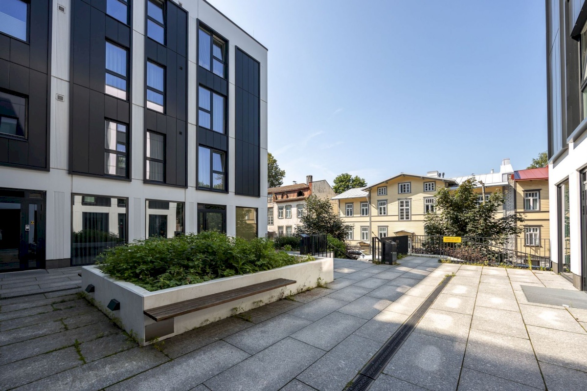 Tallinn, Kesklinna linnaosa, Uus Maailm, Toom-Kuninga 15