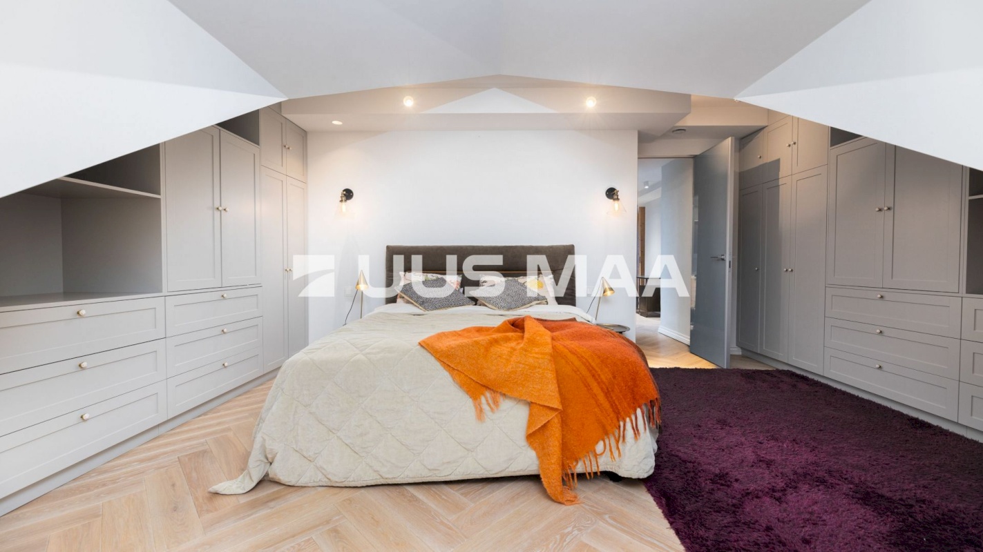 Tallinn, Kesklinna linnaosa, Toom-Kuninga 12