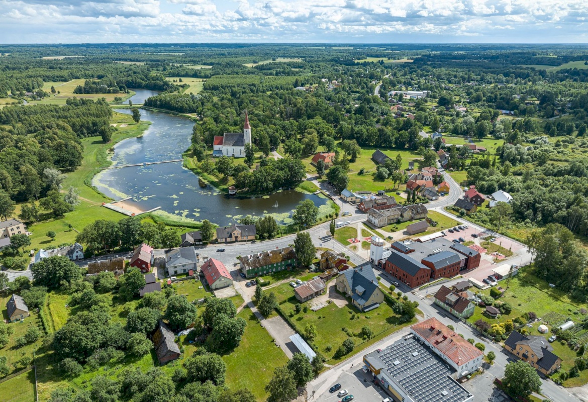 Põhja-Sakala vald, Suure-Jaani linn, J. Köleri tn 21a