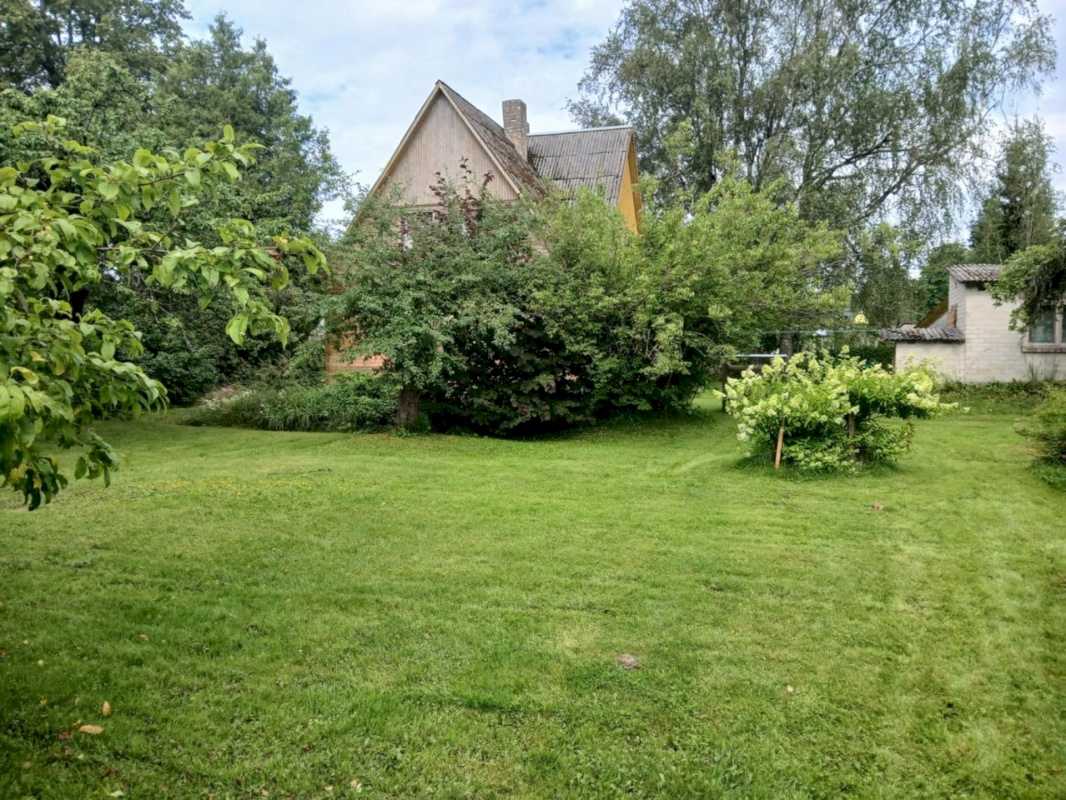 Tori vald, Sindi linn, Karja 18