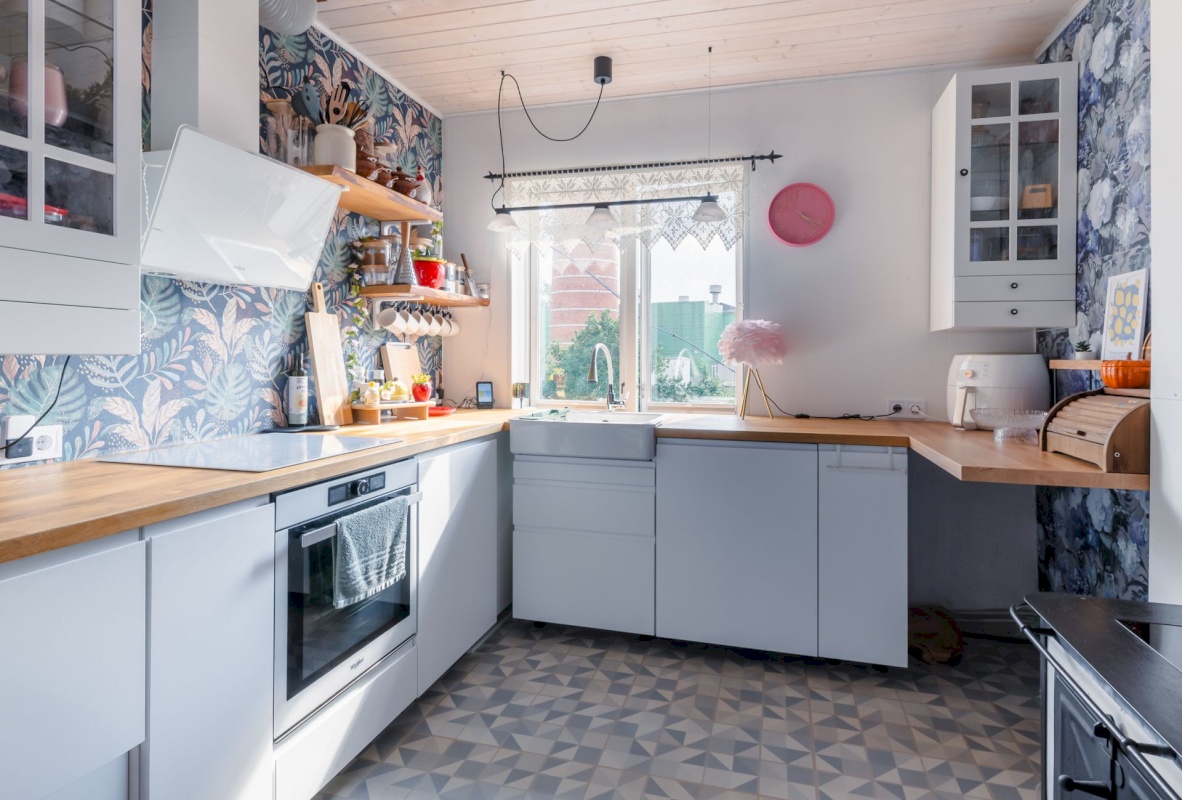 Rakvere linn, Rägavere tee 6