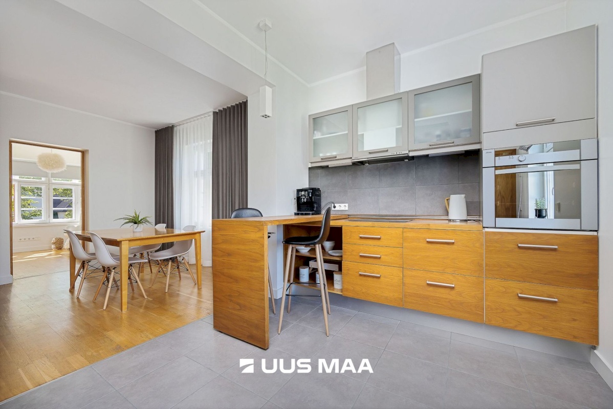 Pärnu linn, Pärnu linn, Rannarajoon, Esplanaadi 19