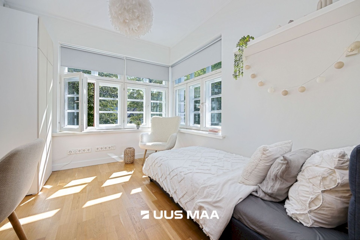 Pärnu linn, Pärnu linn, Rannarajoon, Esplanaadi 19