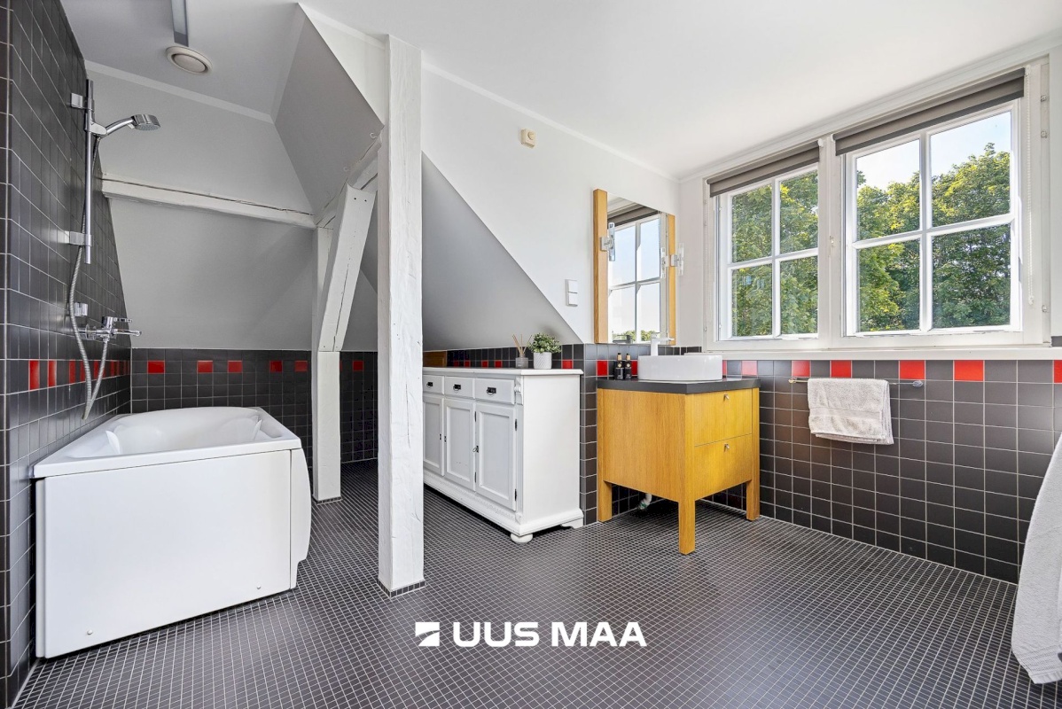 Pärnu linn, Pärnu linn, Rannarajoon, Esplanaadi 19