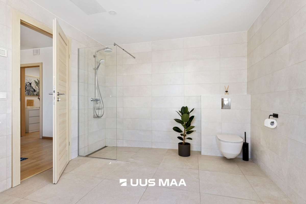 Pärnu linn, Pärnu linn, Kesklinn, Vesiroosi 1