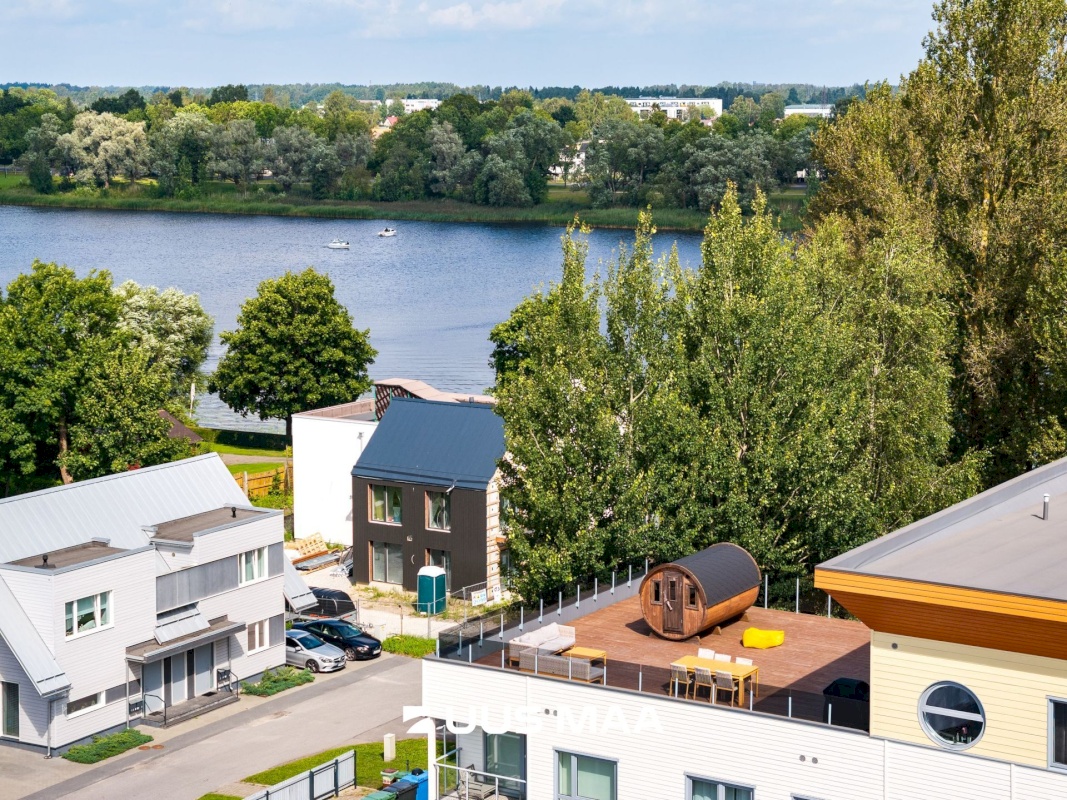 Pärnu linn, Pärnu linn, Kesklinn, Vesiroosi 1