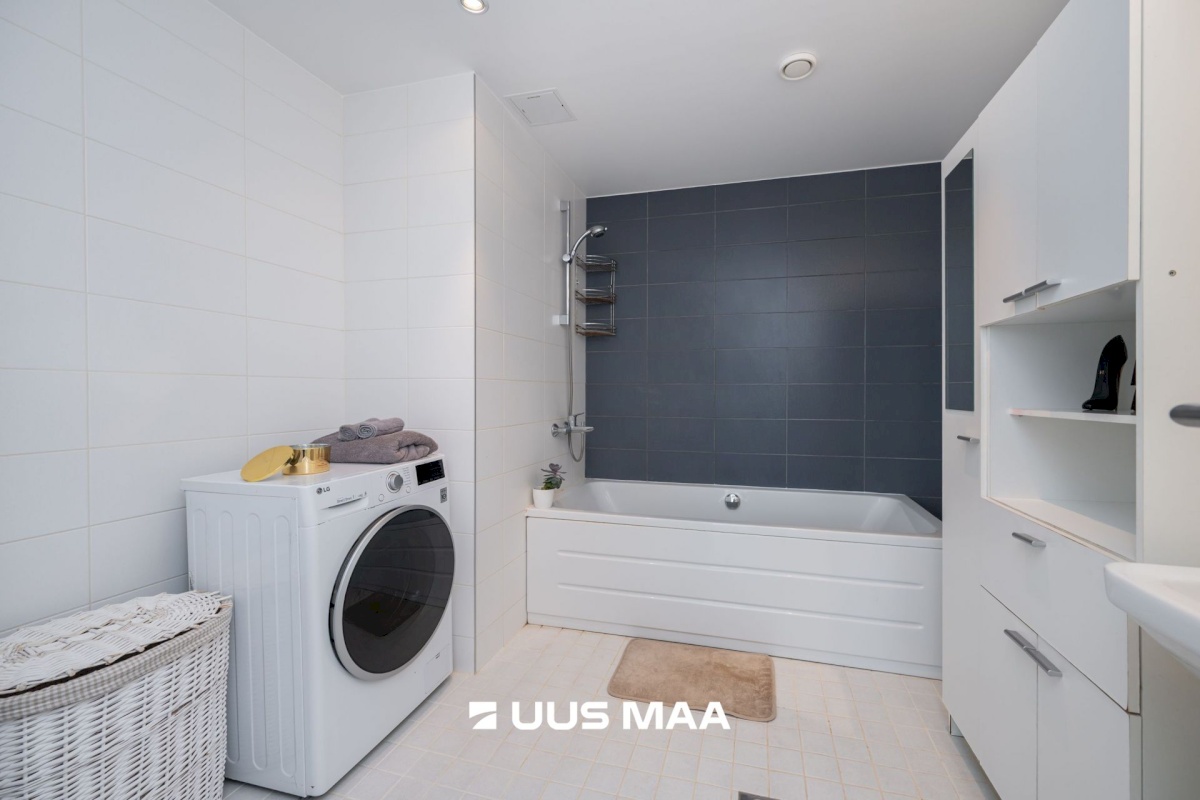 Tallinn, Mustamäe linnaosa, Mustamäe, Karsti 8