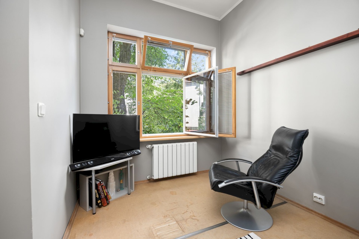Tallinn, Kesklinna linnaosa, Kadriorg, L. Koidula 15