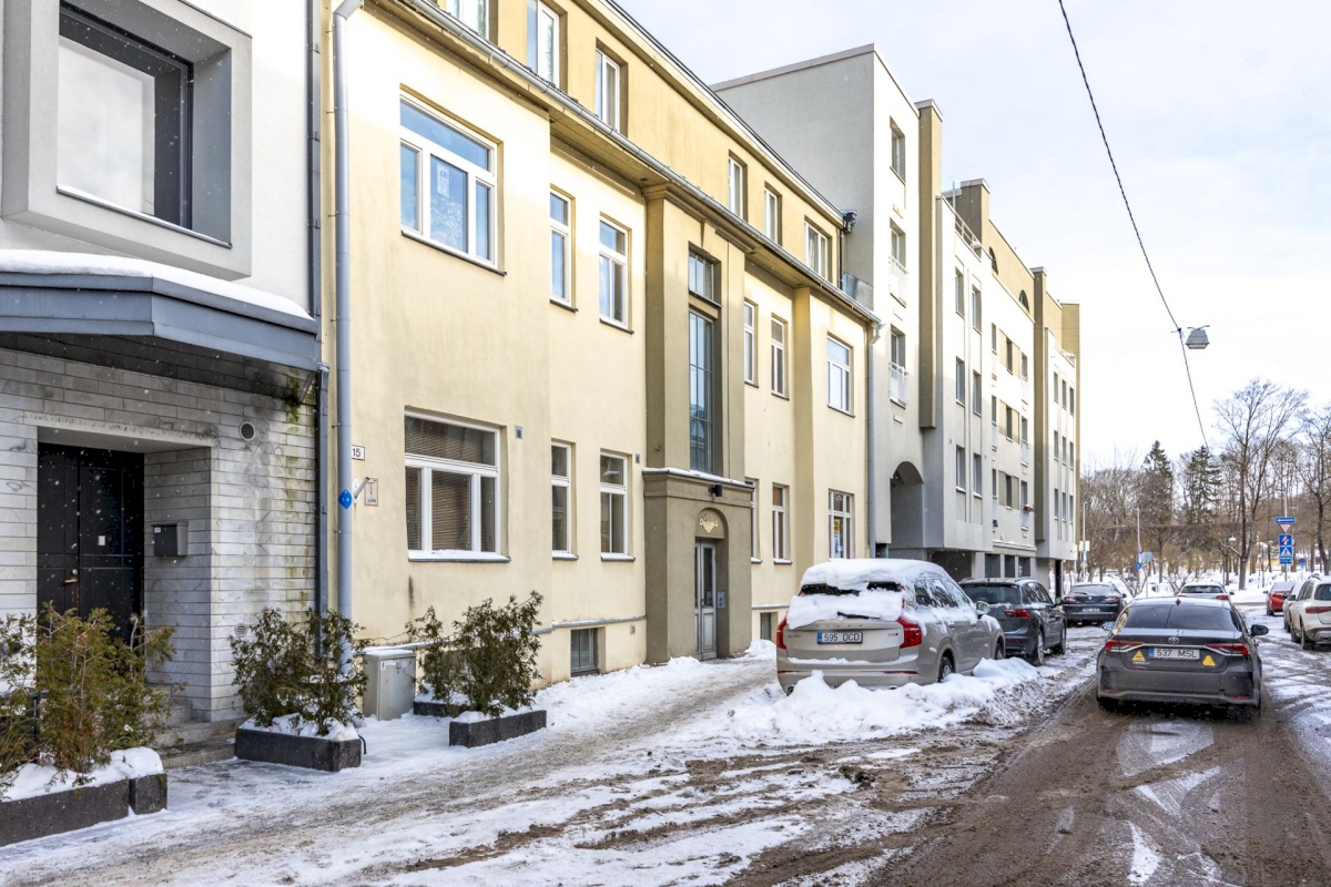 Tallinn, Kesklinna linnaosa, Kadriorg, L. Koidula 15