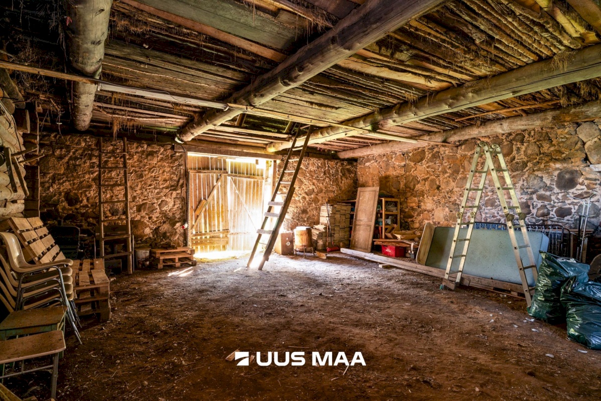 Viljandi vald, Saarepeedi küla, Kooli