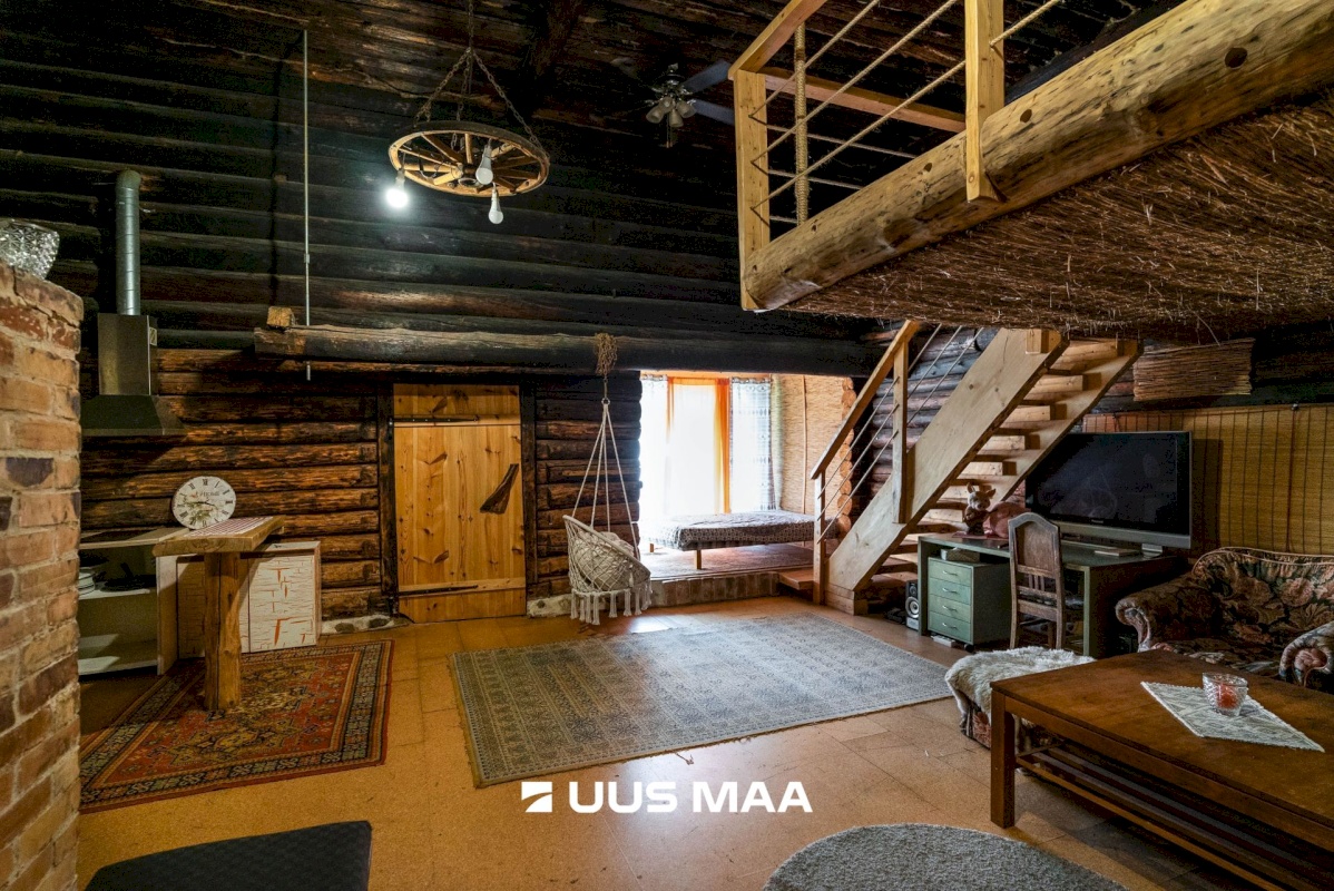 Viljandi vald, Saarepeedi küla, Kooli