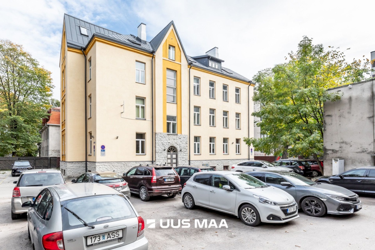 Tallinn, Kesklinna linnaosa, Kadriorg, Narva mnt 44