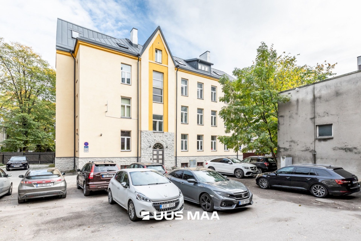 Tallinn, Kesklinna linnaosa, Kadriorg, Narva mnt 44