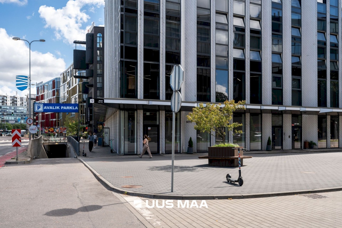 Tallinn, Kesklinna linnaosa, Sadama, Roseni 12