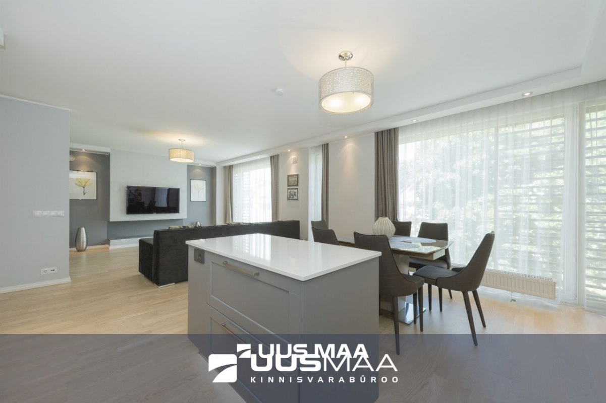 Tallinn, Kesklinna linnaosa, Kadriorg, Tina tn 1A