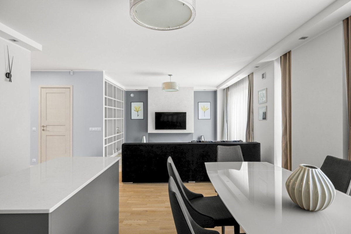 Tallinn, Kesklinna linnaosa, Kadriorg, Tina tn 1A