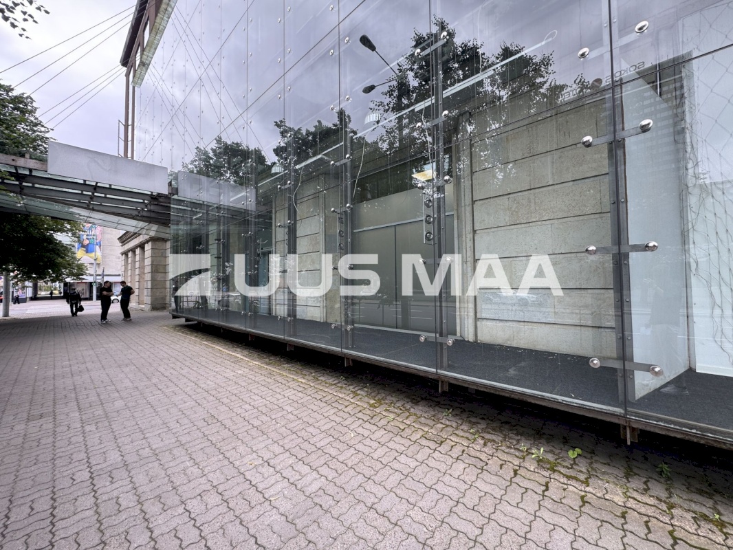 Tallinn, Kesklinna linnaosa, Südalinn, Estonia pst 1