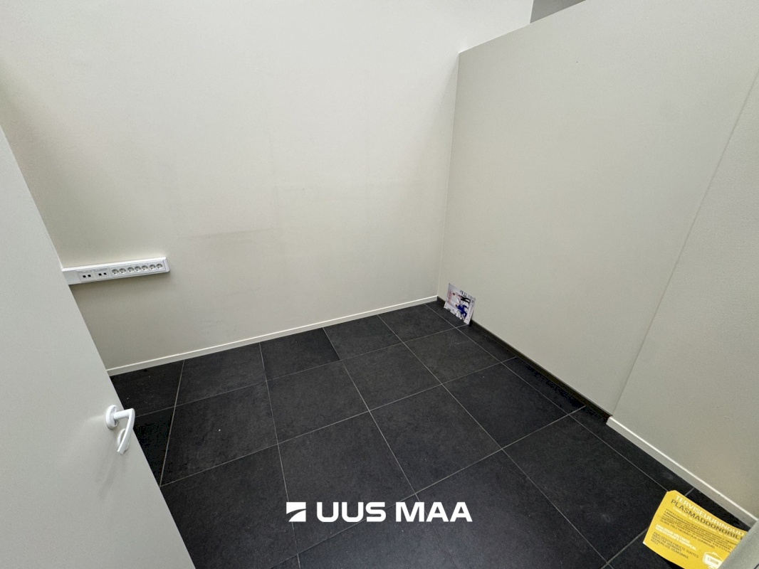 Tallinn, Kesklinna linnaosa, Südalinn, Estonia pst 1