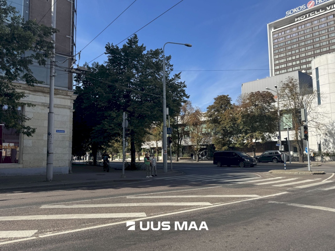 Tallinn, Kesklinna linnaosa, Südalinn, Estonia pst 1