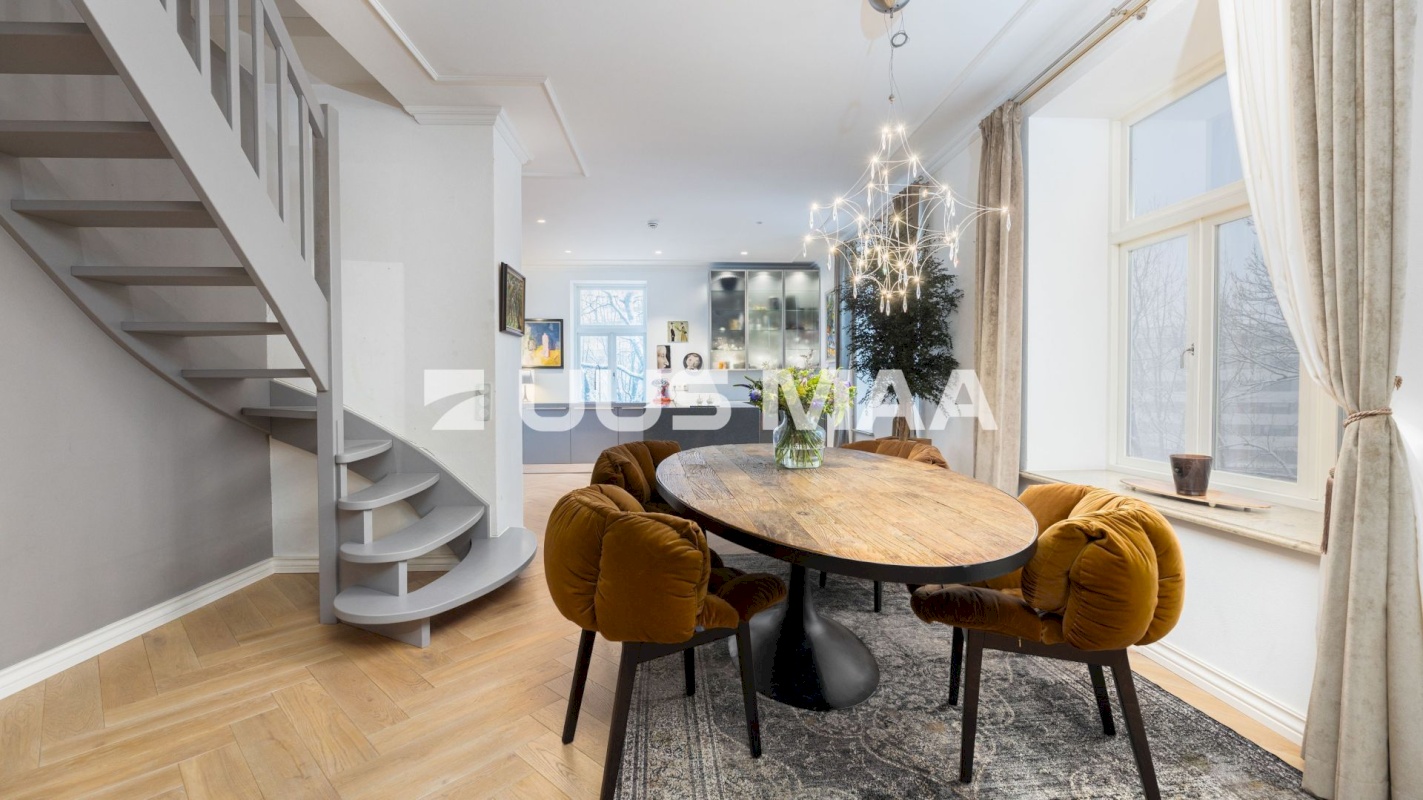 Tallinn, Kesklinna linnaosa, Toom-Kuninga 12