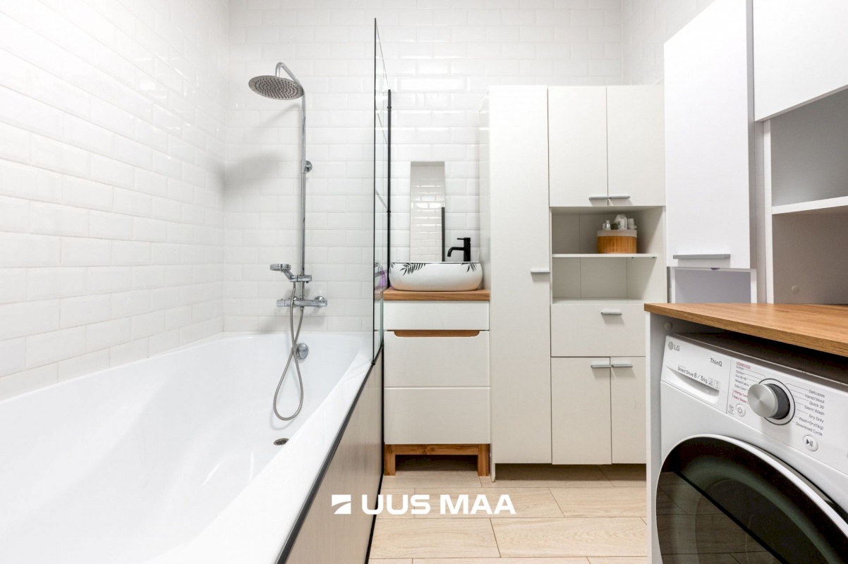 Lääne-Harju vald, Paldiski linn, Sadama 25