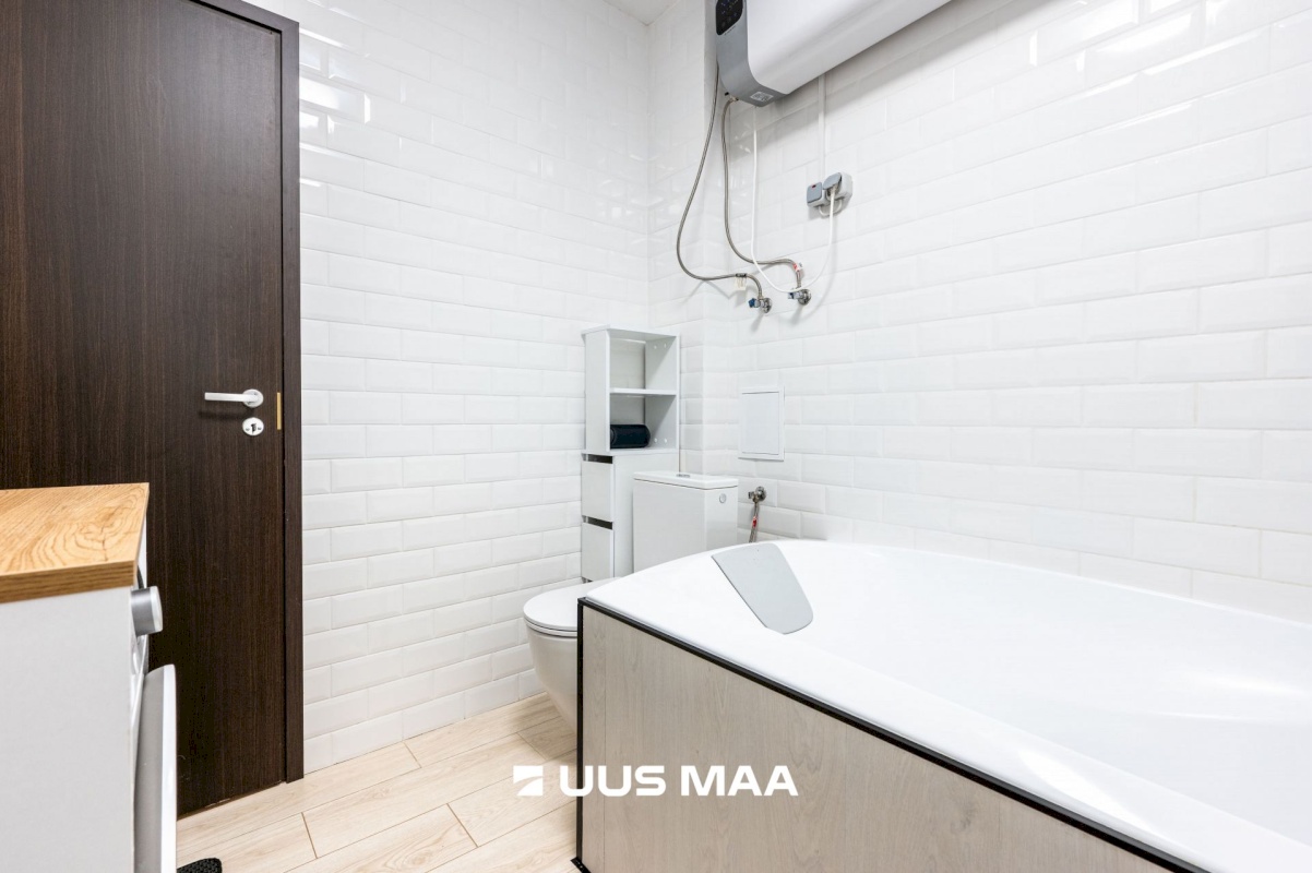 Lääne-Harju vald, Paldiski linn, Sadama 25