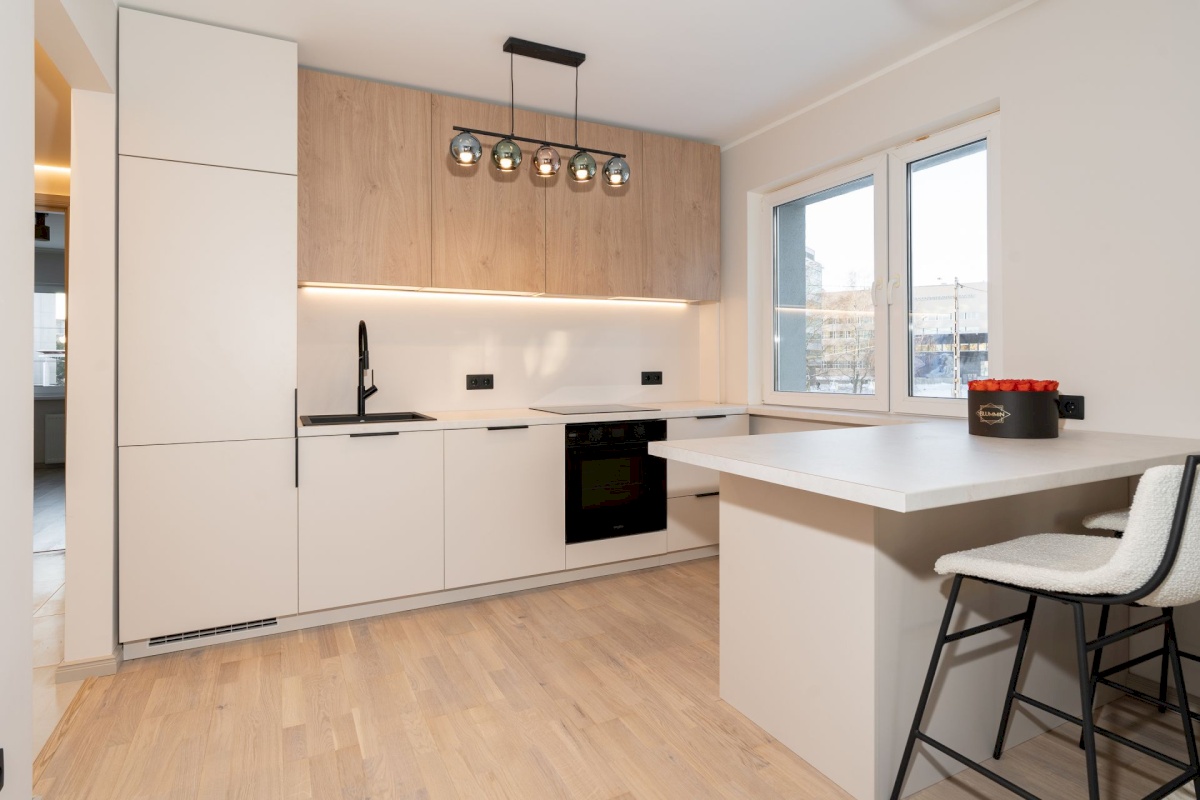 Tallinn, Mustamäe linnaosa, Keskuse 12