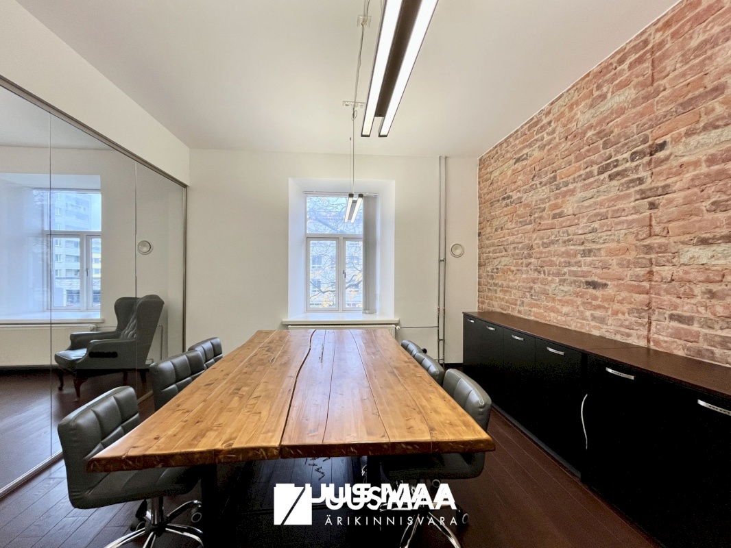 Tallinn, Kesklinna linnaosa, Narva mnt 36